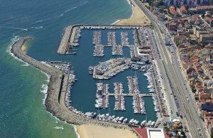 10 x 2.8 Metros Amarre Puerto Deportivo de Port Masnou En Venta