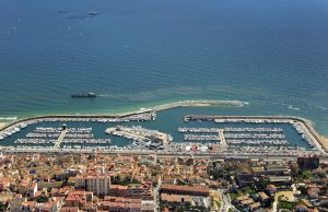 10 x 2.8 Metros Amarre Puerto Deportivo de Port Masnou En Venta