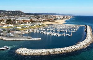 10 x 3.25 Metros Amarre Puerto Deportivo de Premia de Mar En Venta