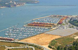 10 x 3.3 Metros Amarre Puerto Deportivo de Portimao En Venta