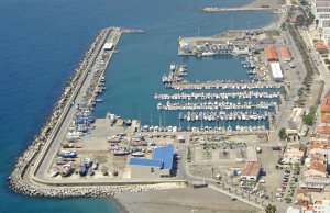 10 x 3.5 Metros Amarre Puerto Deportivo de Caleta de Velez En Venta