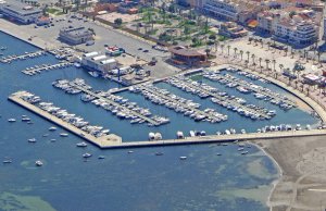 10 x 3.5 Metros Amarre Puerto Deportivo de Club Náutico Lo Pagán En Venta