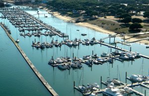 10 x 3.5 Metros Amarre Puerto Deportivo de Club Nautico Punta Umbria En Venta