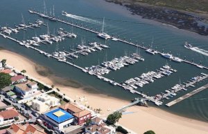 10 x 3.5 Metros Amarre Puerto Deportivo de Club Nautico Punta Umbria En Venta