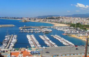 10 x 3.75 Metros Amarre Puerto Deportivo de Club de Vela Blanes En Venta