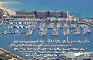 10 x 3.8 Metros Amarre Puerto Deportivo de Alicante En Venta