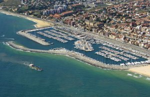 10 x 3.8 Metros Amarre Puerto Deportivo de Port Masnou En Venta