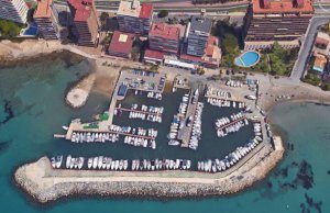 10 x 3 Metros Amarre Puerto Deportivo de Club Náutico Alicante Costa Blanca En Venta