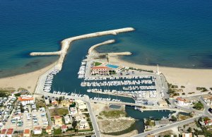 10 x 4 Metros Amarre Puerto Deportivo de Club Nautico Oliva En Venta