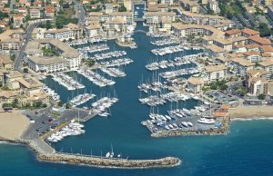 11 x 3.8 Metros Amarre Puerto Deportivo de Port De Frejus (canal) En Venta