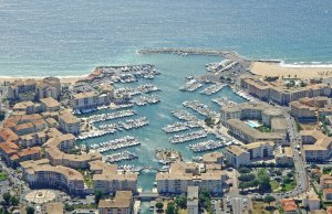 11 x 3.8 Metros Amarre Puerto Deportivo de Port De Frejus (canal) En Venta