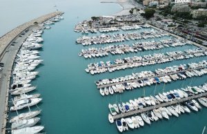 11 x 4.5 Metros Amarre Puerto Deportivo de Port St Laurent du Var En Venta