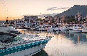 12 x 3.75 Metros Amarre Puerto Deportivo de Deportivo Marbella En Venta