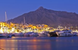 12 x 3.75 Metros Amarre Puerto Deportivo de Puerto Banus En Alquiler