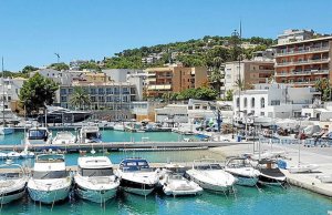 12 x 4.3 Metros Amarre Puerto Deportivo de Port Calanova En Venta