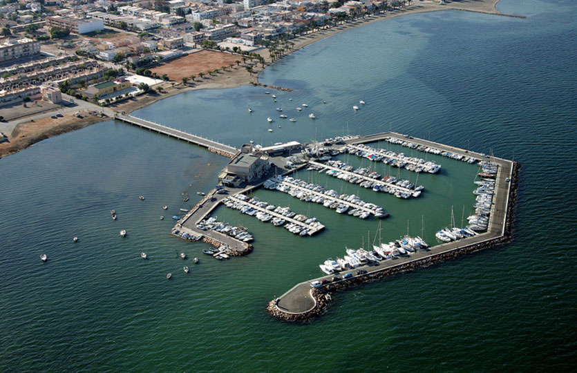 12 x 4 Metros Amarre Puerto Deportivo de Club de Ragatas  Mar Menor En Venta