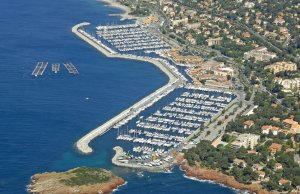 13 x 4.5 Metros Amarre Puerto Deportivo de Santa Lucia St Raphael En Venta