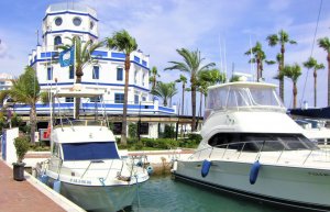 15 x 4.5 Metros Amarre Puerto Deportivo de Estepona En Venta