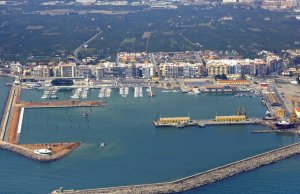 15 x 5.5 Metros Amarre Puerto Deportivo de Burriananova En Venta