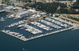 14 x 4.5 Metros Amarre Puerto Deportivo de Port Mirabello , La Spezia