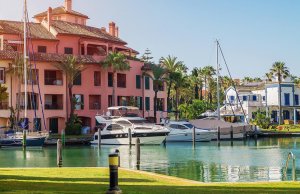 20 x 5.7 Metros Amarre Puerto Deportivo de Sotogrande En Venta