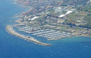 18.3 x 4.7 Metros Amarre Puerto Deportivo de Degli Aregai