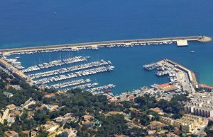 6.5 x 2.8 Metros Amarre Puerto Deportivo de Club Nautico Javea En Venta