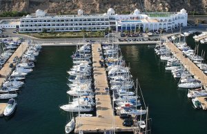 6 x 2.5 Metros Amarre Puerto Deportivo de Aguadulce En Venta