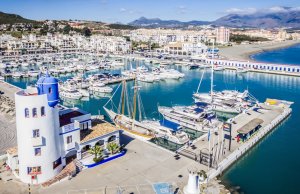 8 x 3.5 Metros Amarre Puerto Deportivo de Puerto de la Duquesa En Venta