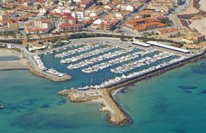 8 x 3 Metros Amarre Puerto Deportivo de Club Nautico Torre Horadada En Venta